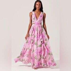 ASTR The label Noya floral dress